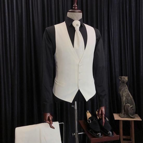New White Jacquard Three Piece Wedding Suit With Special Lapel_3